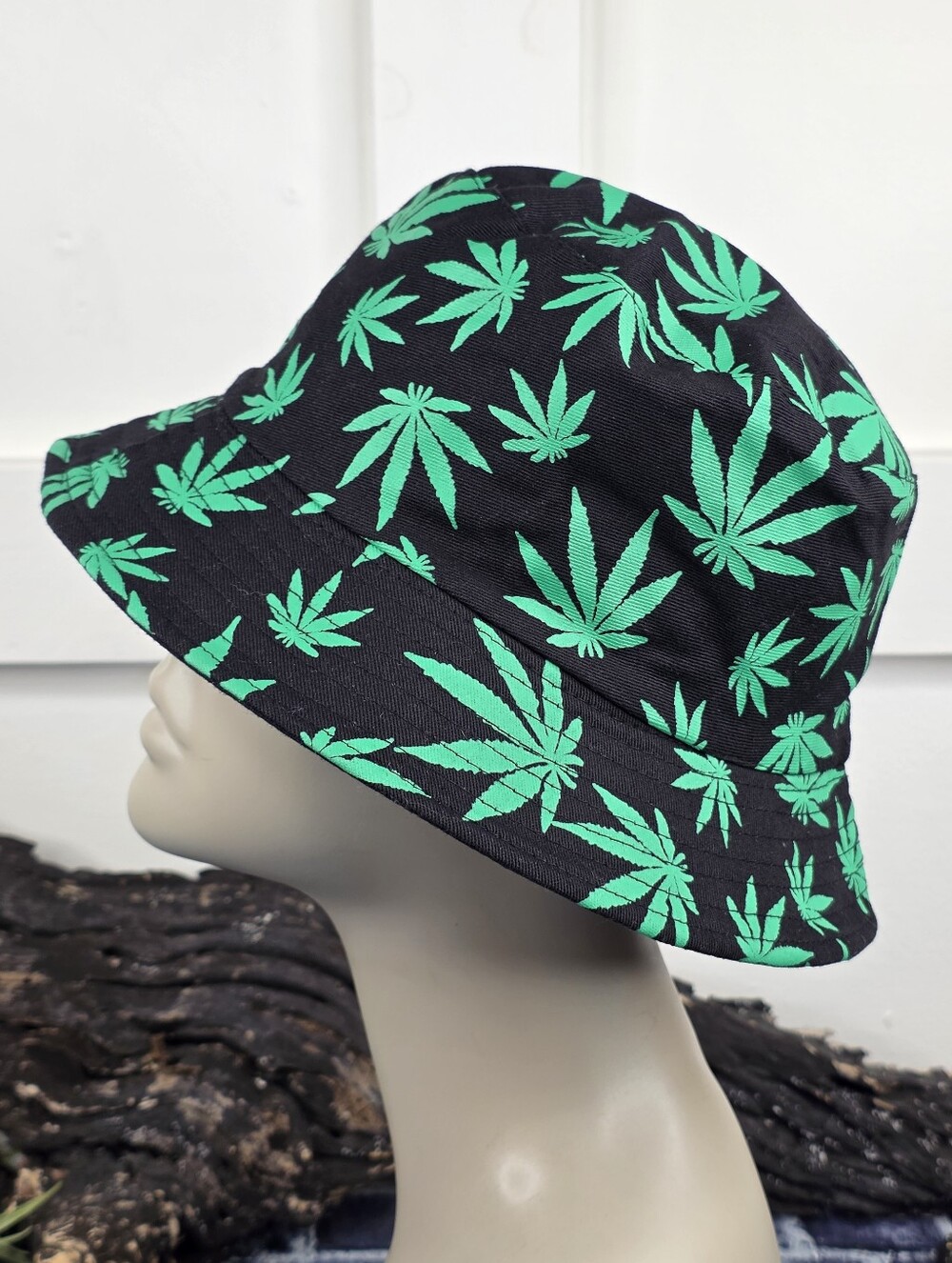 Reversible Cannabis Weed Marijuana Leaf Bucket Hat – Black & Green Foldable